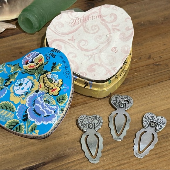 Brighton Heart Floral Tin Box with 3 Silver Heart Pagemarkers/Bookmarks - Picture 3 of 11